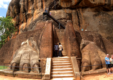 sigiriya_rock_entrance