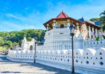 temple-tooth-kandy-sri-lanka-shutterstock_1037797372_24beb3388c